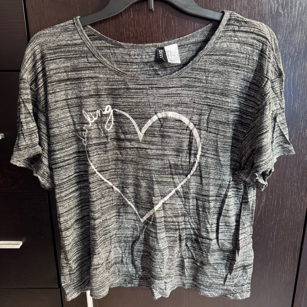 4/$20 H&M Darling Heart Gray Boxy T-Shirt Top - Picture 3 of 11